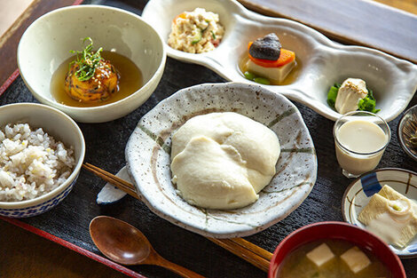 お豆ふ処 うめだ屋