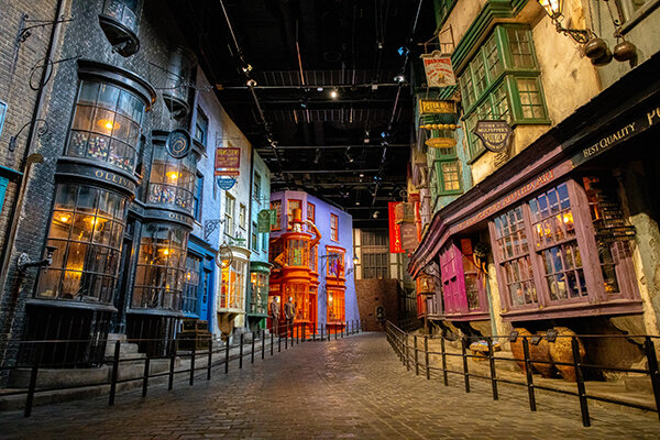 1_Diagon-Alley_resize.jpg